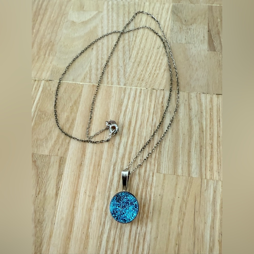 Round blue dichroic glass 925 Sterling silver pendant necklace - Picture 2 of 8
